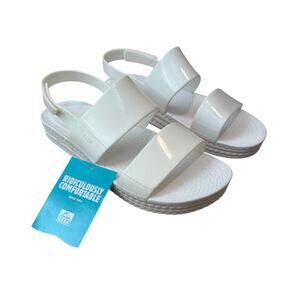 Reef Water Vista Women’s White Shine Size 11 NEW